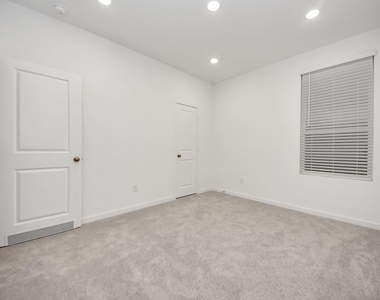 904 Capracotta Drive - Photo Thumbnail 12
