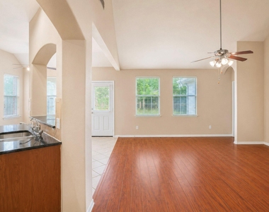 5219 Heatherdawn Court - Photo Thumbnail 8