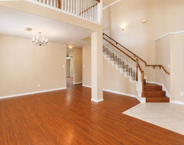 5219 Heatherdawn Court - Photo Thumbnail 6