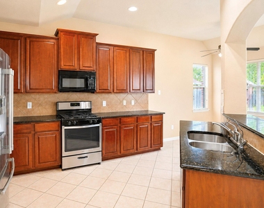 5219 Heatherdawn Court - Photo Thumbnail 12