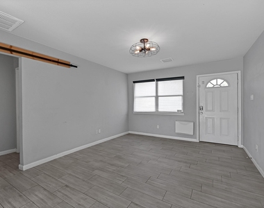 6705 Sherwood Drive - Photo Thumbnail 6