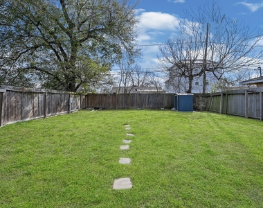 6705 Sherwood Drive - Photo Thumbnail 15