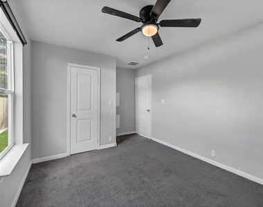 6705 Sherwood Drive - Photo Thumbnail 4
