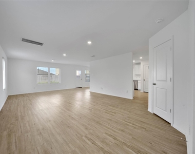 19554 Manduca Drive - Photo Thumbnail 5