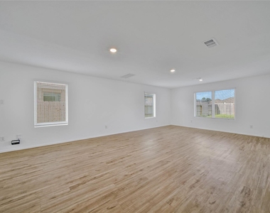 19554 Manduca Drive - Photo Thumbnail 8