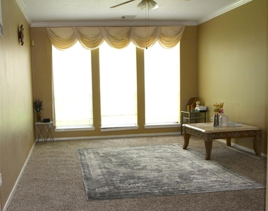 1235 Deer Ridge Drive - Photo Thumbnail 4