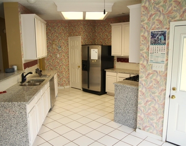 1235 Deer Ridge Drive - Photo Thumbnail 8