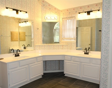 1235 Deer Ridge Drive - Photo Thumbnail 9