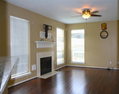 1235 Deer Ridge Drive - Photo Thumbnail 6