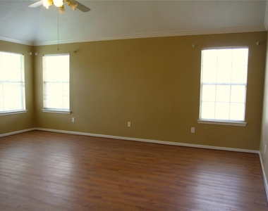 1235 Deer Ridge Drive - Photo Thumbnail 13