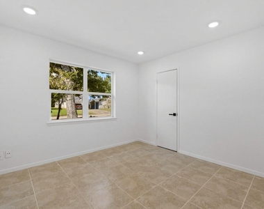 9930 Valley Lake Drive - Photo Thumbnail 8