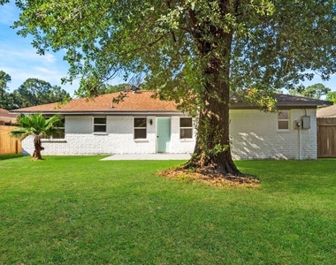 9930 Valley Lake Drive - Photo Thumbnail 2