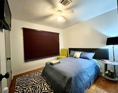 3025 Chimira Lane - Photo Thumbnail 8