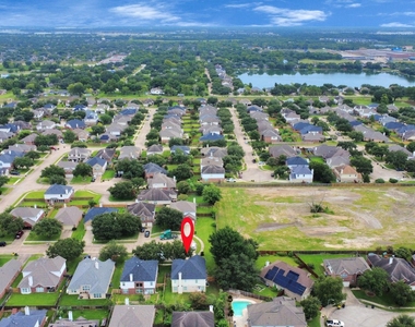 9002 Sundown Drive - Photo Thumbnail 7