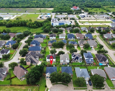 9002 Sundown Drive - Photo Thumbnail 5