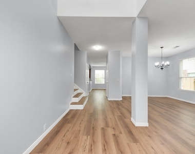 9002 Sundown Drive - Photo Thumbnail 8