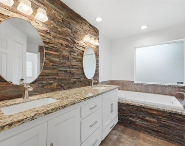 5362 Kyla Circle - Photo Thumbnail 31