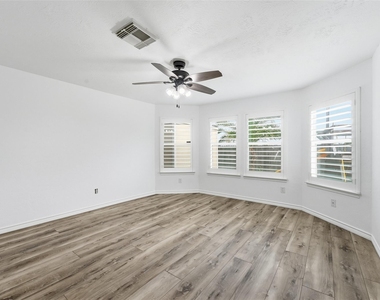 5362 Kyla Circle - Photo Thumbnail 27