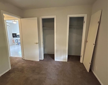 7634 South Hall Street - Photo Thumbnail 9