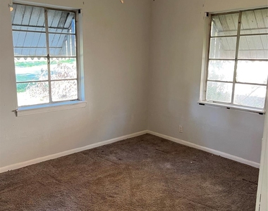 7634 South Hall Street - Photo Thumbnail 3