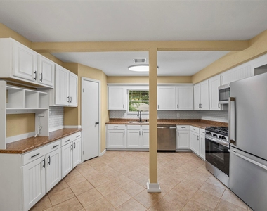 3622 Dawnwood Drive - Photo Thumbnail 4