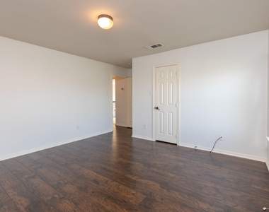 18611 Polo Meadow Drive - Photo Thumbnail 35