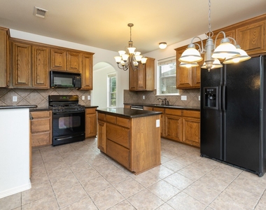 18611 Polo Meadow Drive - Photo Thumbnail 9