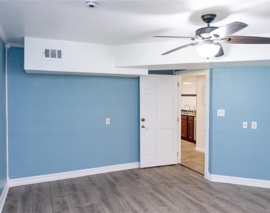 3245 W Highway 6 - Photo Thumbnail 23
