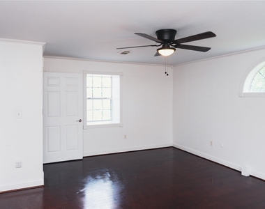 3245 W Highway 6 - Photo Thumbnail 2