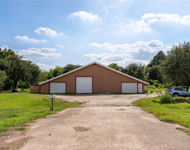 3245 W Highway 6 - Photo Thumbnail 18