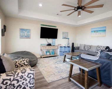 12919 Coronado Drive - Photo Thumbnail 5
