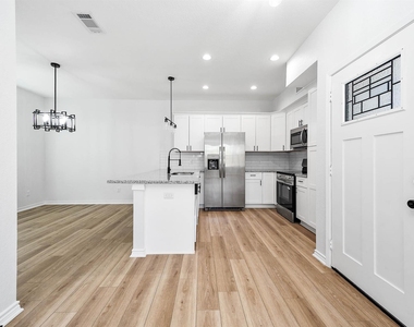 2018 Hampton Street - Photo Thumbnail 7