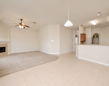 1922 Makenna Lane - Photo Thumbnail 6