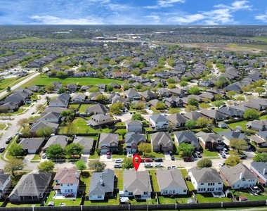 1922 Makenna Lane - Photo Thumbnail 32