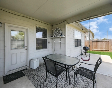 1922 Makenna Lane - Photo Thumbnail 31