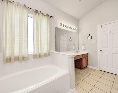 1922 Makenna Lane - Photo Thumbnail 24