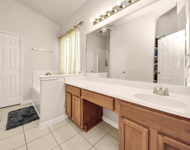 1922 Makenna Lane - Photo Thumbnail 23