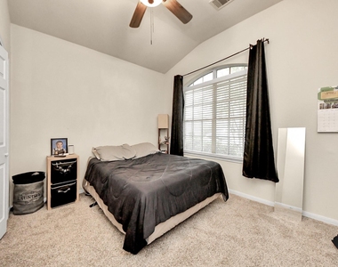 1922 Makenna Lane - Photo Thumbnail 25