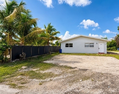 1572 Cypress Drive - Photo Thumbnail 17
