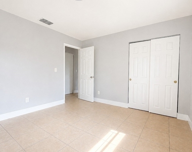 1572 Cypress Drive - Photo Thumbnail 10