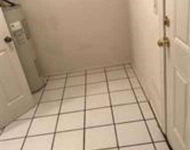 275 Hubbard Avenue - Photo Thumbnail 6