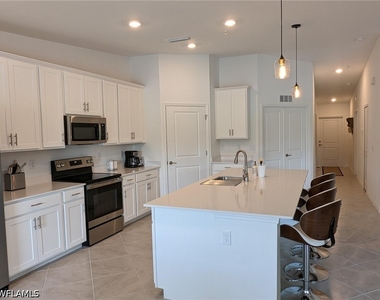 6031 Ellerston Way - Photo Thumbnail 15