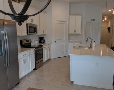 6031 Ellerston Way - Photo Thumbnail 14