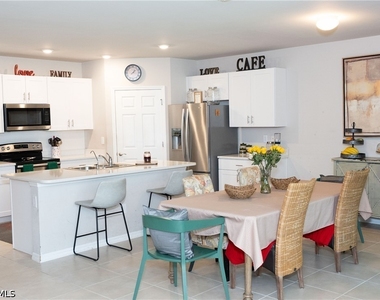 5190 42nd Street Ne - Photo Thumbnail 16