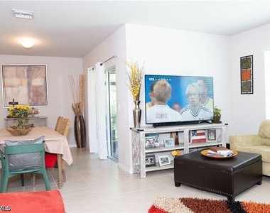 5190 42nd Street Ne - Photo Thumbnail 25