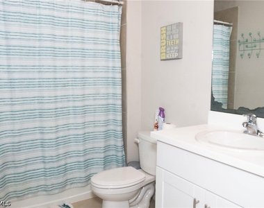 5190 42nd Street Ne - Photo Thumbnail 35