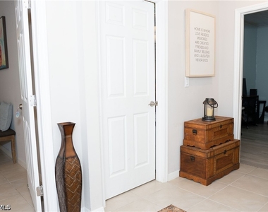 5190 42nd Street Ne - Photo Thumbnail 7