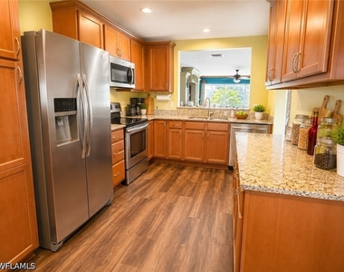 8693 Querce Court - Photo Thumbnail 3