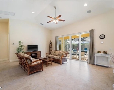 732 7th Avenue N - Photo Thumbnail 12