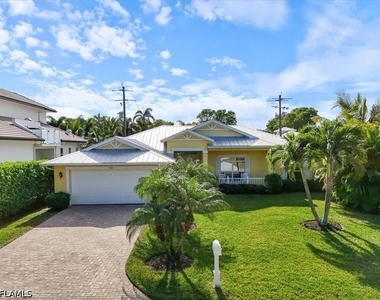732 7th Avenue N - Photo Thumbnail 5